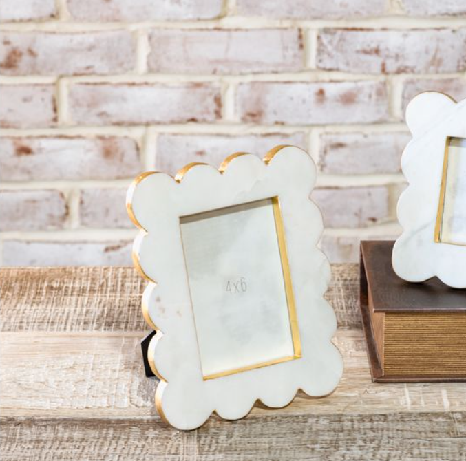Marble Scalloped Frame