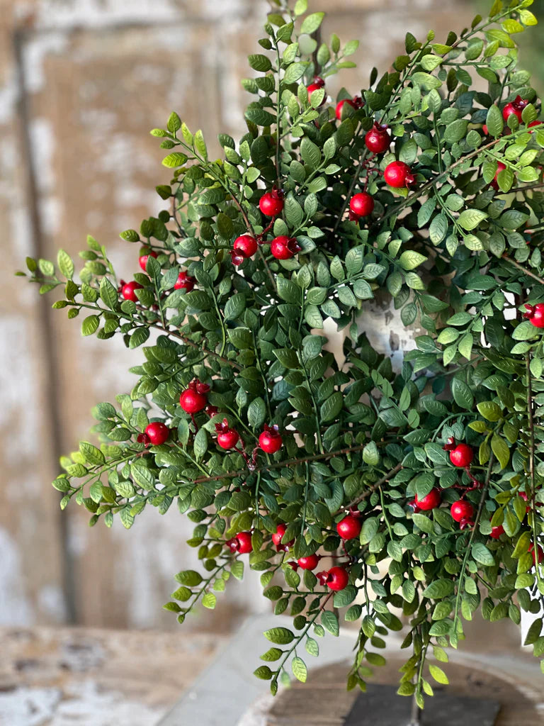 Lively Berry Bough Candle Ring