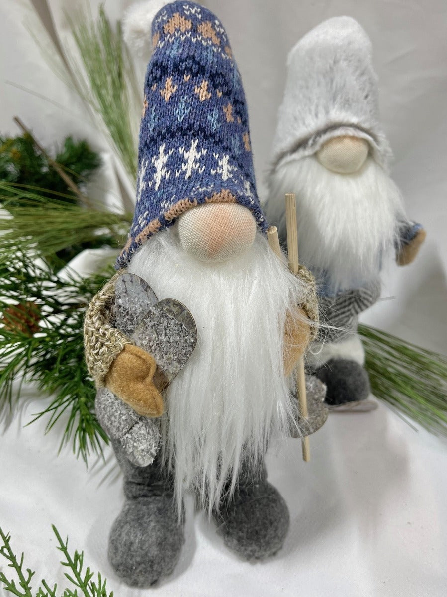 2 Skiing Gnomes
