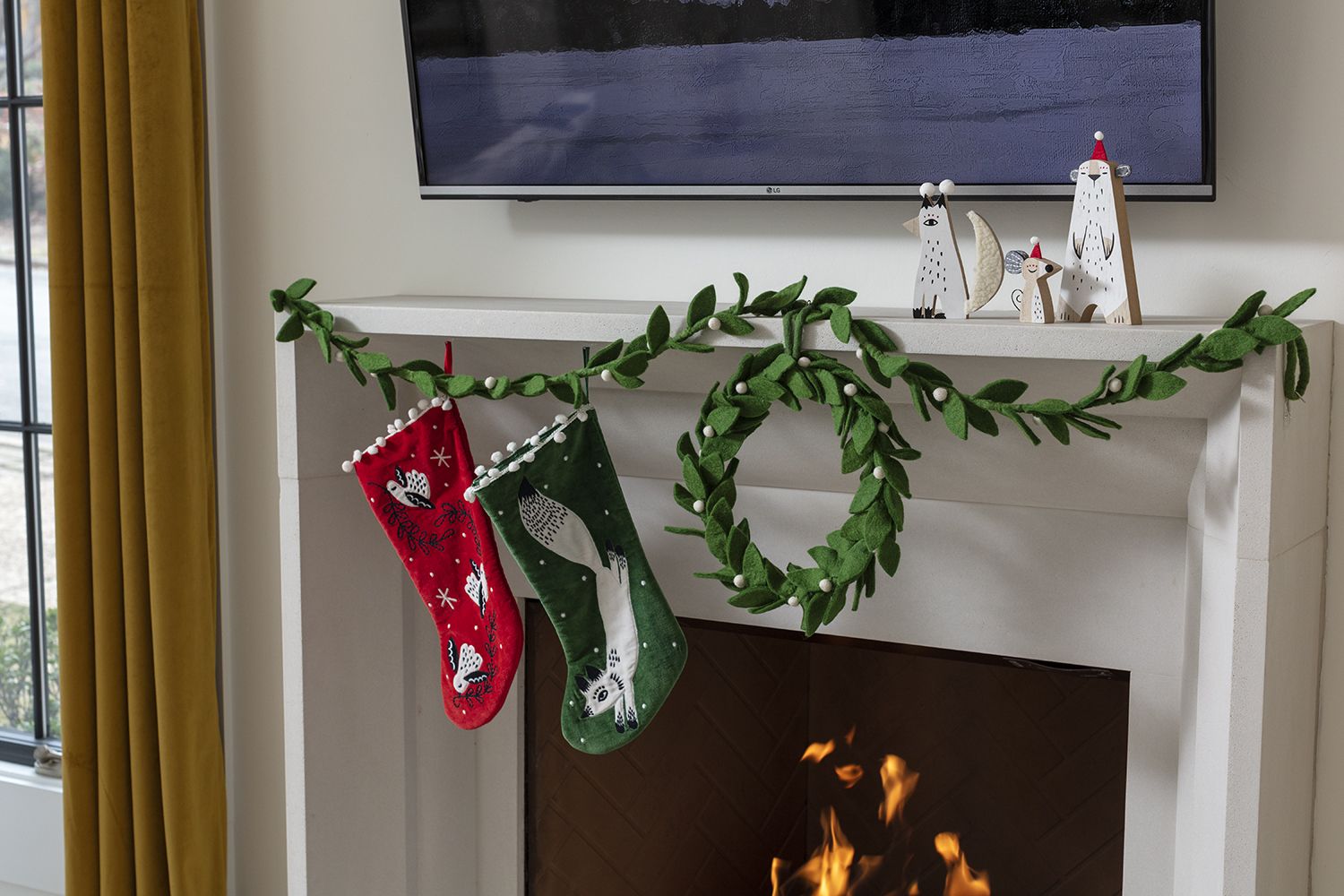 Felt Snowberry Garland