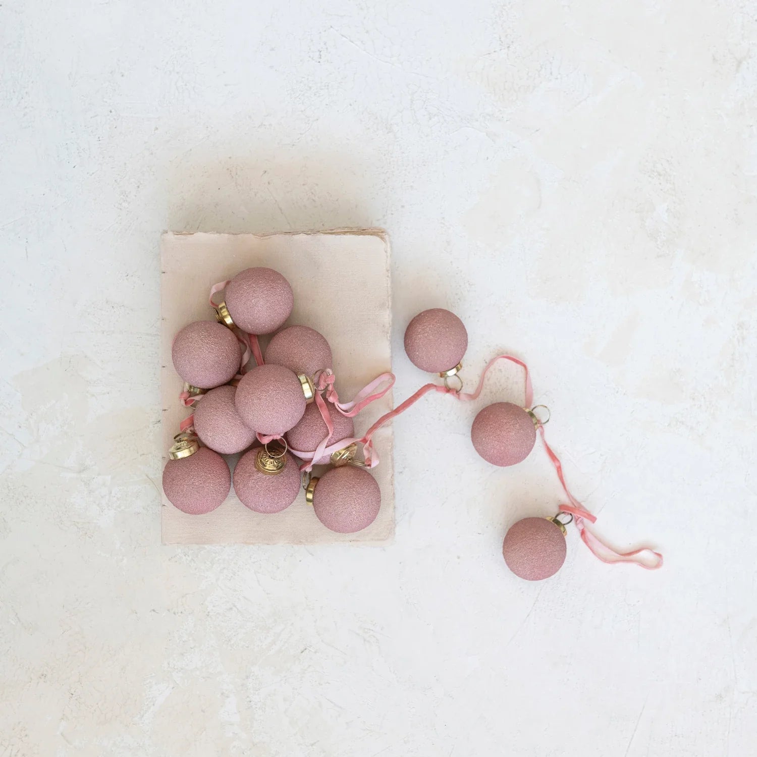 Textured Ball Ornament Garland